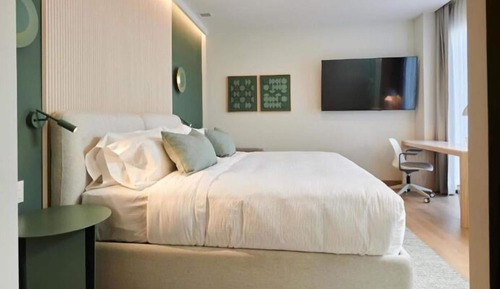 Junior Suite, 1 King Bed, Non Smoking (with Sofabed)