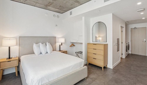 Classic Studio, 1 Queen Bed