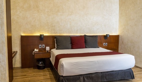 Senior Double Room, 1 Queen Bed