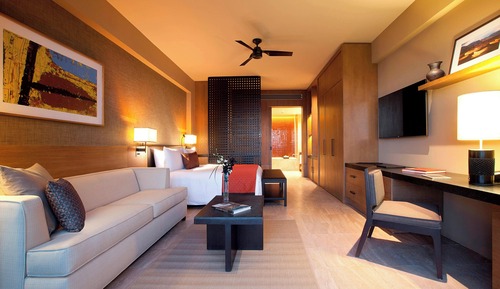 Deluxe Room, 1 King Bed, Ocean View (Balcony)
