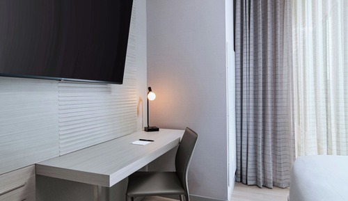 Deluxe Room, 1 King Bed with Sofa bed