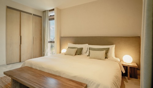 Royal Apartment, 3 Bedrooms, Pool View, Sea Facing