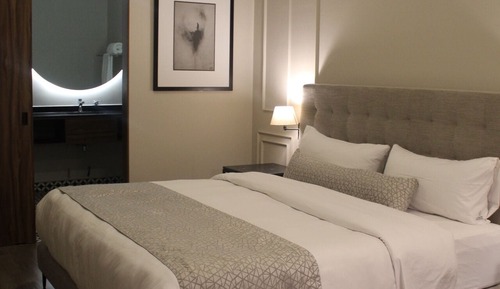 Deluxe Room, 1 King Bed, No View