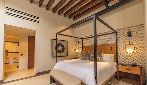Deluxe Room, 1 King Bed (Classic)