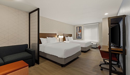 Suite, 2 Queen Beds, Non Smoking (Accessible Tub)