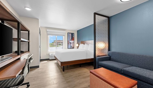 Suite, 1 King Bed, Non Smoking