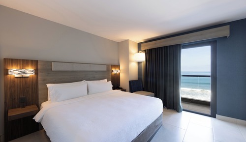 Standard Room, 1 King Bed, Balcony, Ocean View