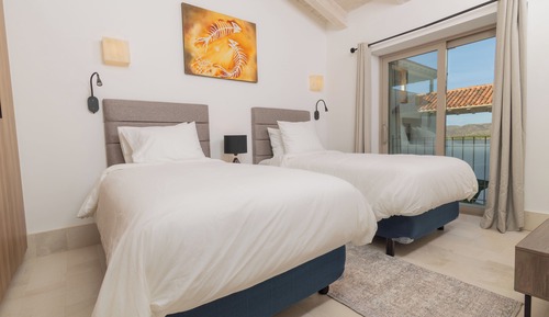 House, 2 Bedrooms, Vineyard View