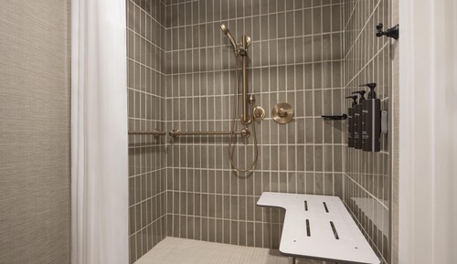 Room, 2 Queen Beds, Patio (Mobility, Roll-In Shower)