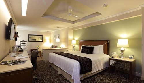 Junior Suite, 1 King Bed (Interior)