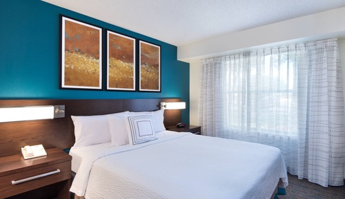 Room, 1 Queen Bed with Sofa bed