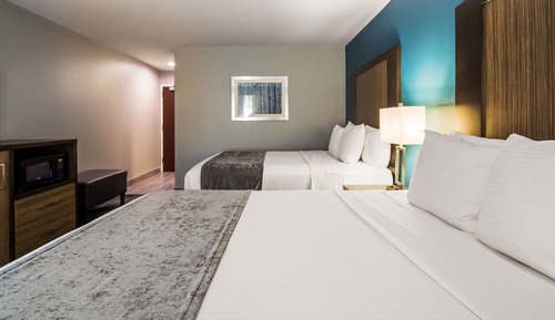 Standard Room, 2 Queen Beds, Accessible, Bathtub