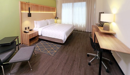 Standard Room, 1 King Bed, City View