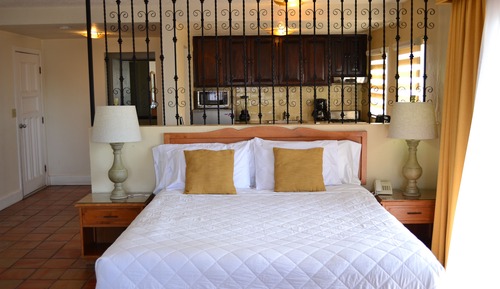 Suite (With kitchen)