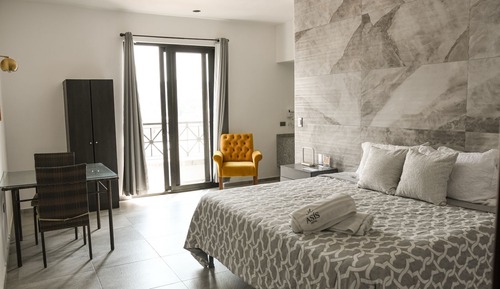 Classic Room, Balcony