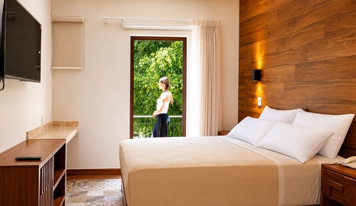 Comfort Room, City View
