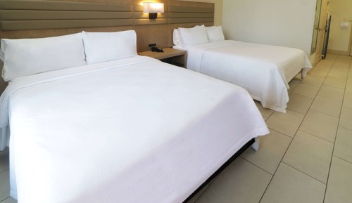 Room, 2 Queen Beds, Accessible, Non Smoking (Roll-In Shower)