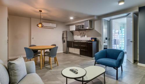 1 Queen Bed, 1 Bedroom Apartment