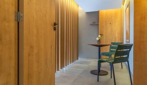 Dual Studio Connecting Rooms (2 Adults + 2 Children)