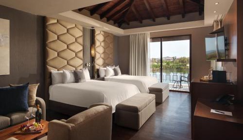 Junior Suite with 2 Queen Beds