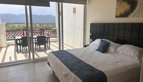 Apartment with Mountain View