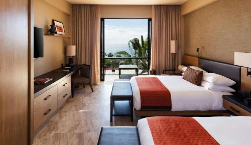 Deluxe Guest room, 2 Double, Ocean facing view, Balcony