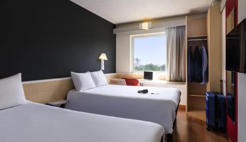 Standard Room with Two Double Beds