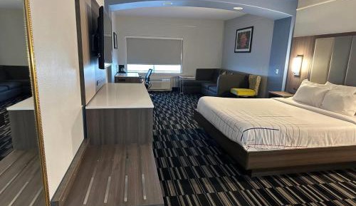 King Studio Suite - Non-Smoking