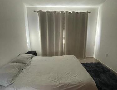 Deluxe Room (2 Adults + 1 Child)