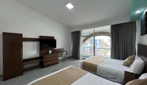 Studio (4 Adults)