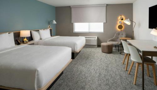 Studio Queen Room with Two Queen Beds - Mobility Accessible with Tub 