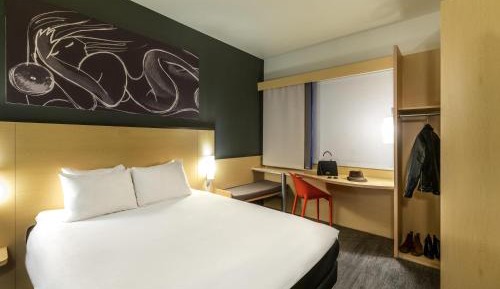Standard Queen Room