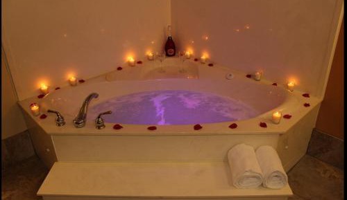 Honeymoon Suite
