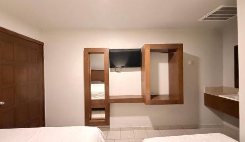 Twin Room with Private Bathroom