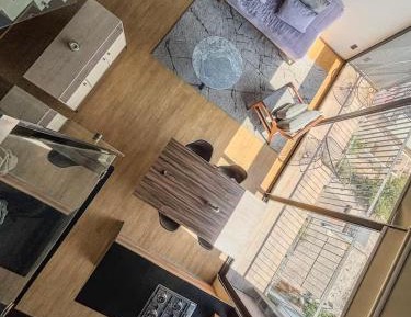 Deluxe One-Bedroom Apartment