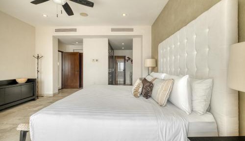 One-Bedroom Apartment with Ocean View