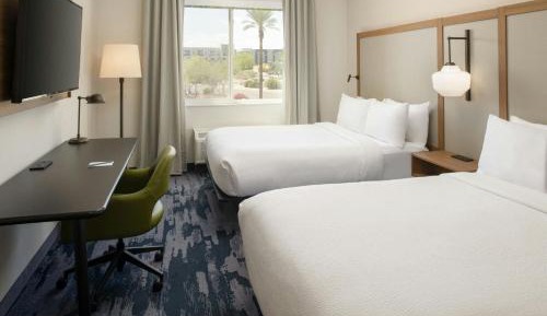 Queen Room with Two Queen Beds and Roll-In Shower - Mobility Access/Hearing Accessible