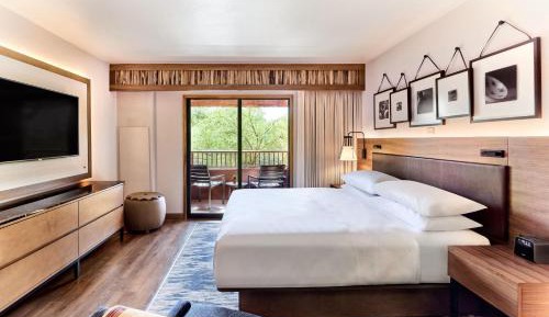Deluxe King Room