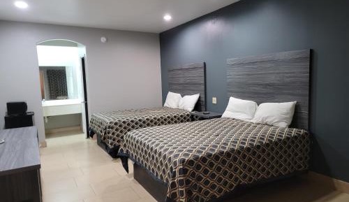 Standard Queen Room