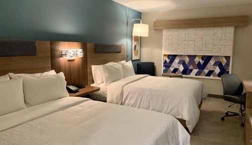Standard Room with Two Queen Beds