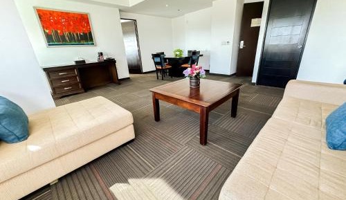 Deluxe Family Suite