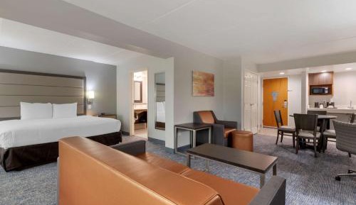 King Suite with Spa Bath - Non-Smoking