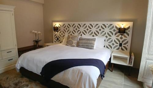 Deluxe King Suite