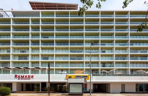 Hornos Hotel | Ramada by Wyndham Acapulco Hotel & Suites