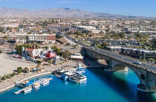 Lake Havasu City Hotel | Holiday Inn Express and Suites Lake Havasu - London Bridge, an Ihg Hotel