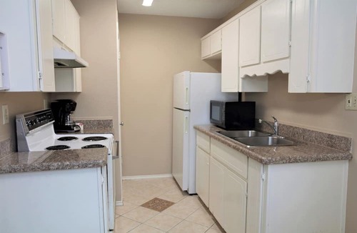 Weslaco Apartment | Chic 1-bedroom with WiFi and AC in cool Donna, Texas