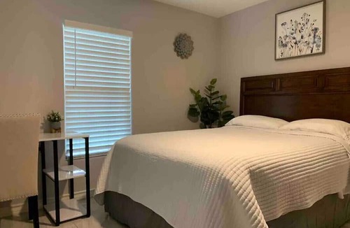 Weslaco House | Mid Valley Casita Delight
