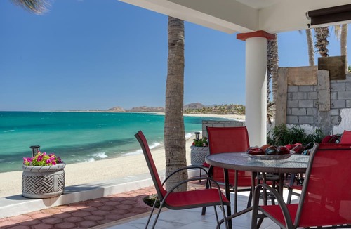 Buenavista House | Beachfront 2 BR Home
