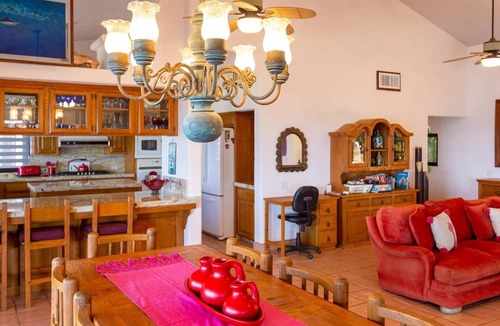Buenavista House | Beachfront 2 BR Home w/pool