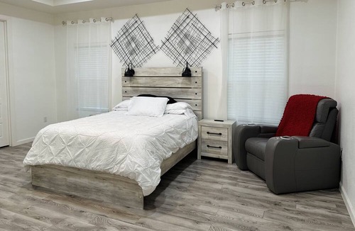 Brownsville Cabin | Entire New Home in Brownsville